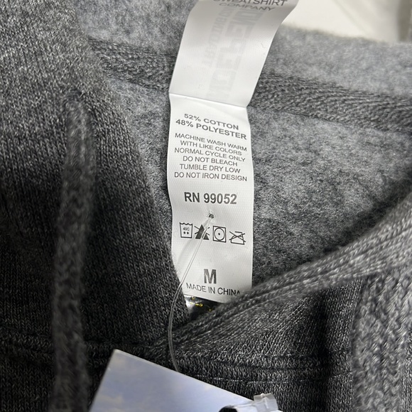 Super soft 2020 one star hoodie sweatshirt - Picture 2 of 4